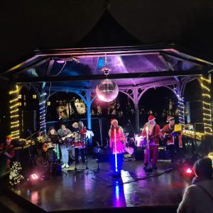 Rockin' Around the Christmas Tree | Flyer Magazines
